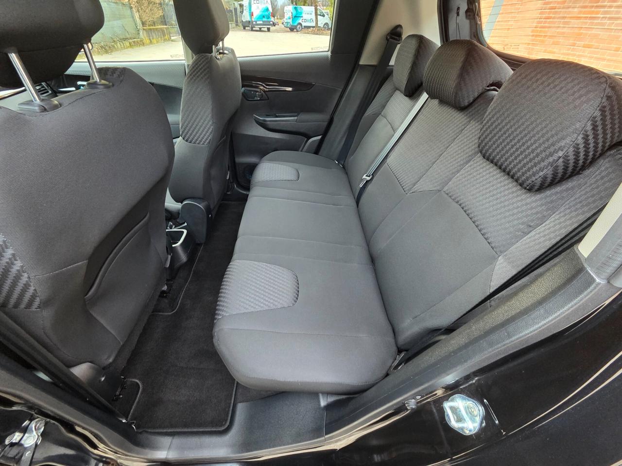 Mahindra KUV100 1.2 VVT K8 87cv