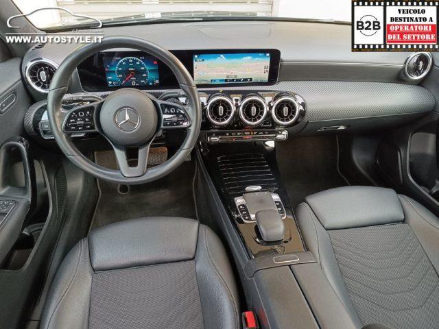 MERCEDES-BENZ A 180 d Automatic Business