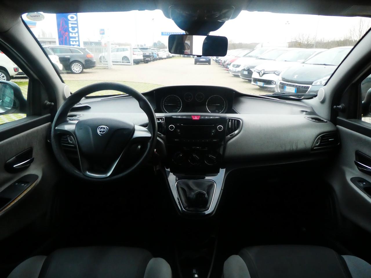 Lancia Ypsilon 1.3 MJT 16V 95 CV 5 porte OK NEOPATENTATI