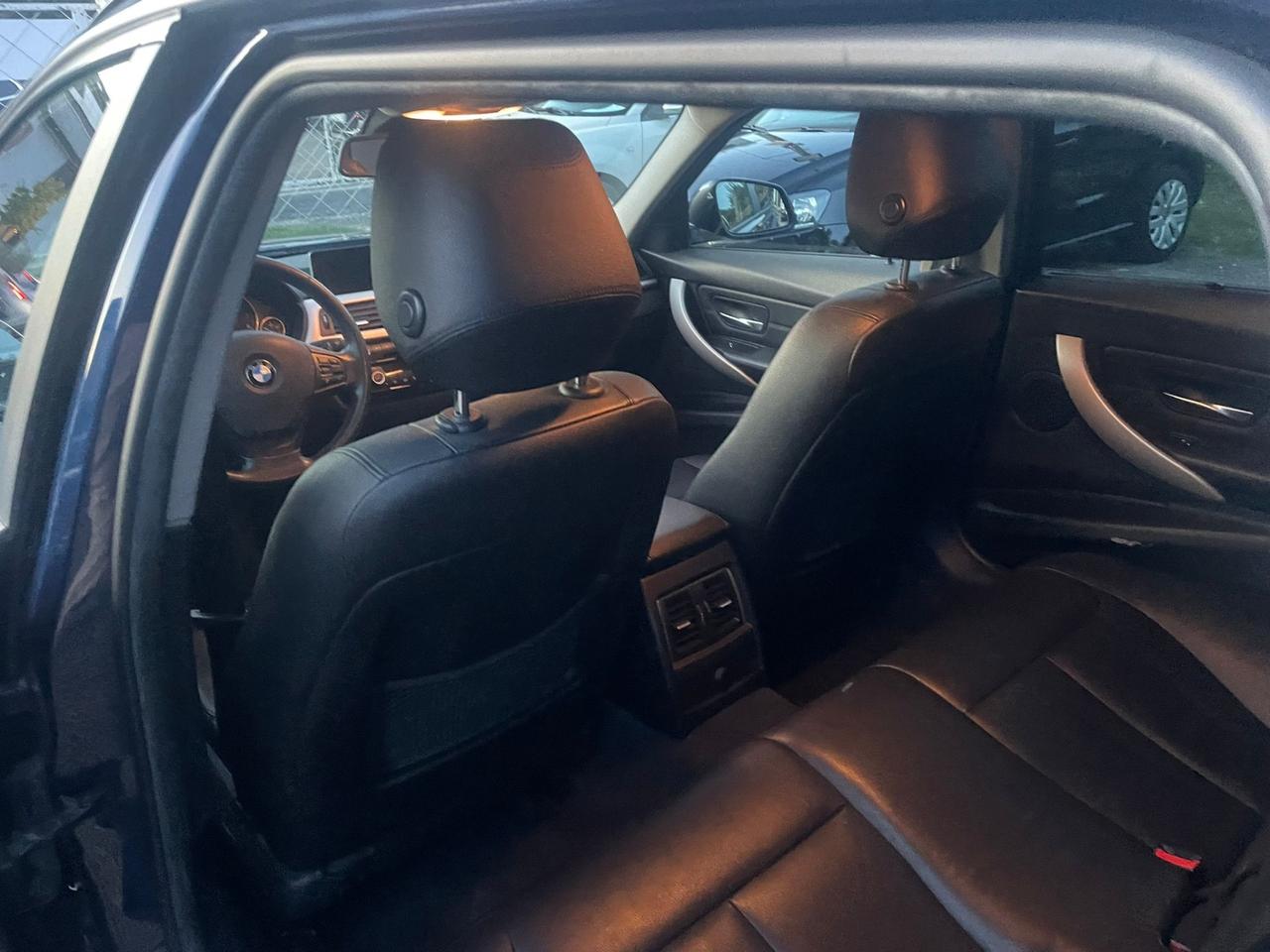 Bmw 318 318d Touring Business Advantage aut.