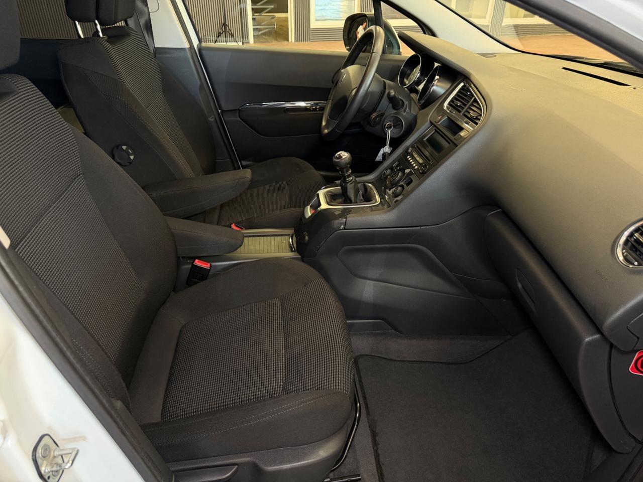 Peugeot 5008 7 POSTI
