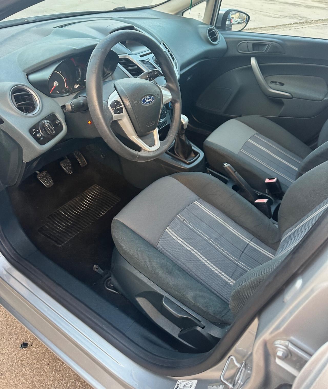 Ford Fiesta 1.2 BENZ 82 CV 5 porte Titanium