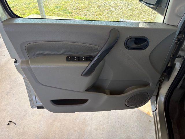 RENAULT Kangoo 1.6 105CV 5 porte Dynamique OK NEOPATENTATI