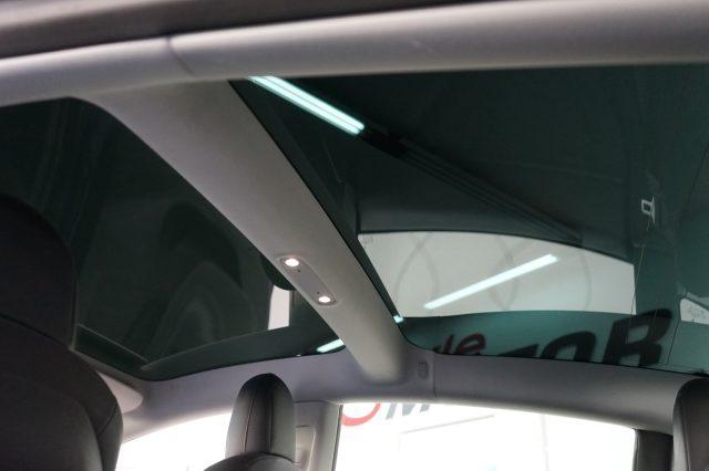 TESLA Model 3 Long Range Dual Motor AWD Guida Massimo Potenziale