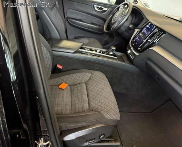 VOLVO XC60 XC60 II 2022 2.0 b4 Momentum Pro auto - GG102RJ