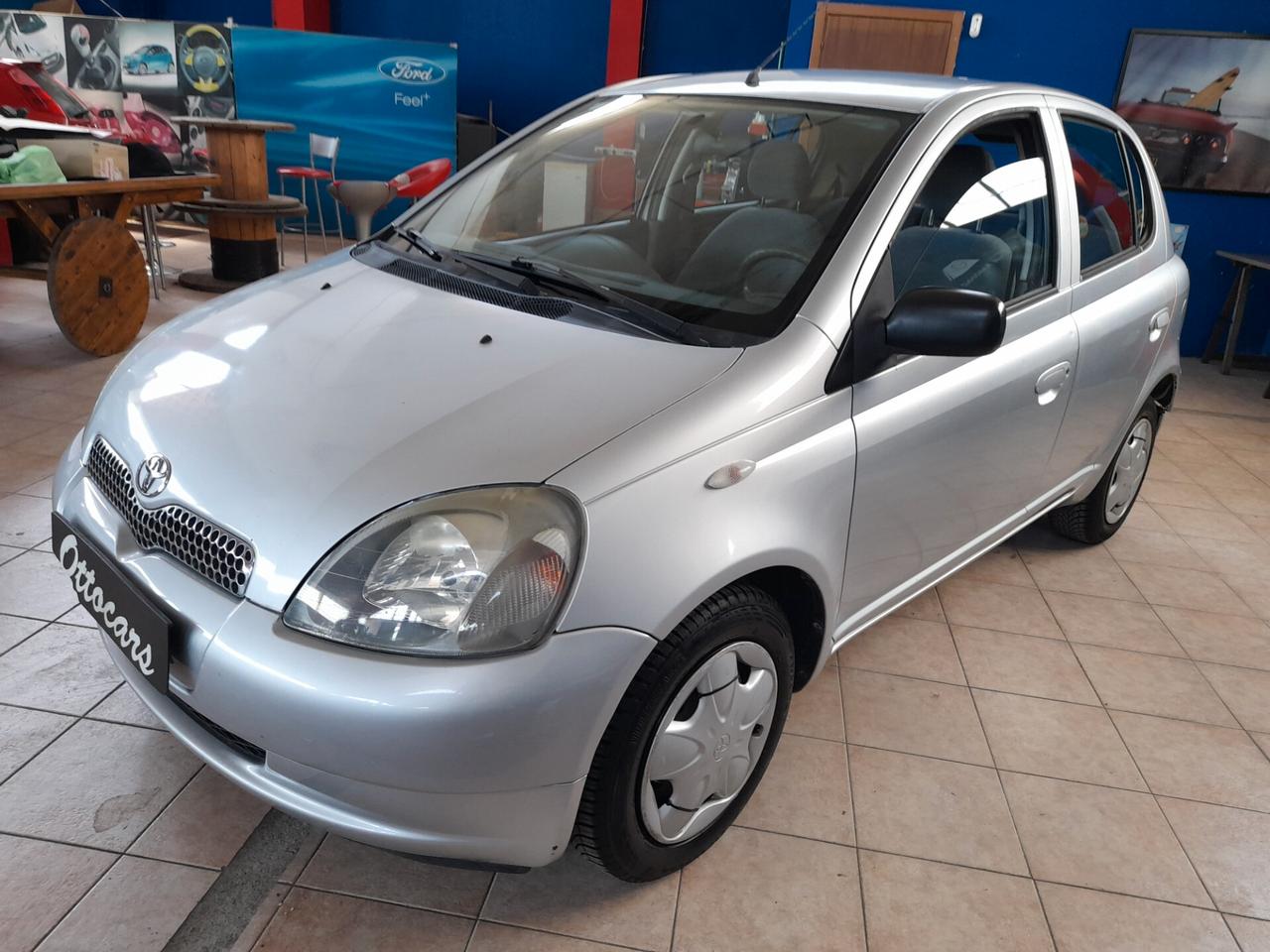 Toyota Yaris 1.0i 16V cat 5 porte Sol