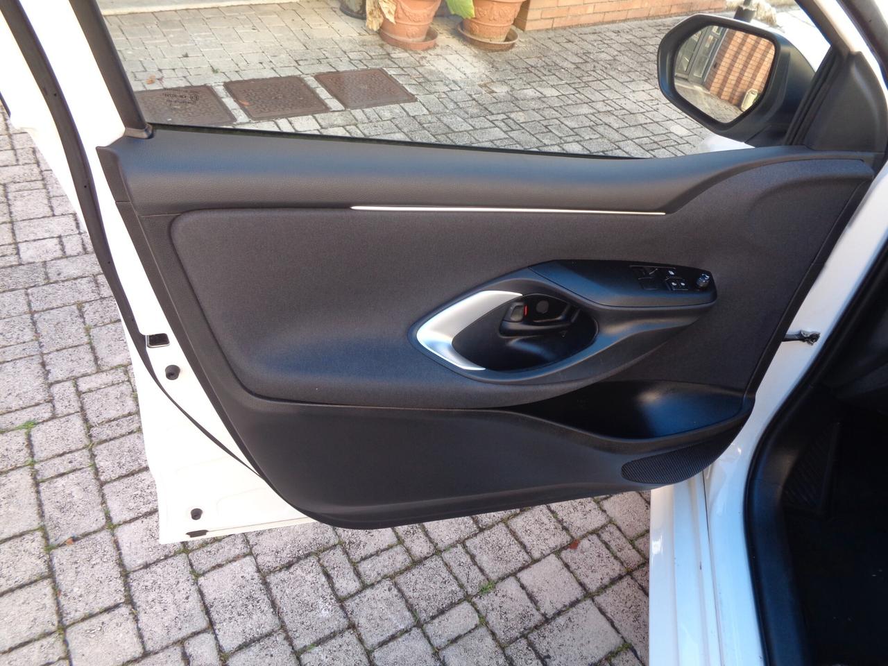 Toyota Yaris 1.0 5 porte Active