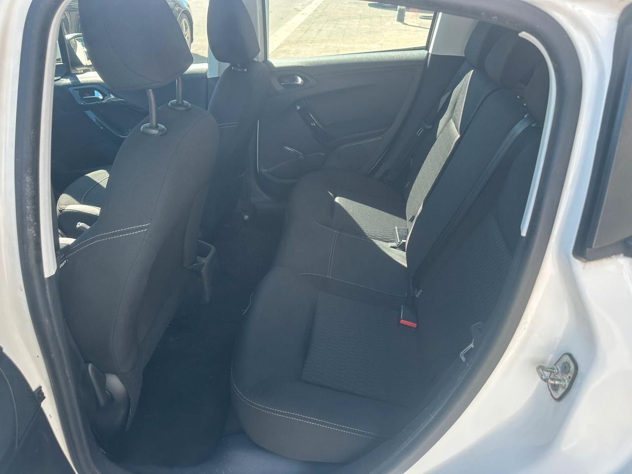 Peugeot 208 1.4 HDi 68 CV 5 porte Access