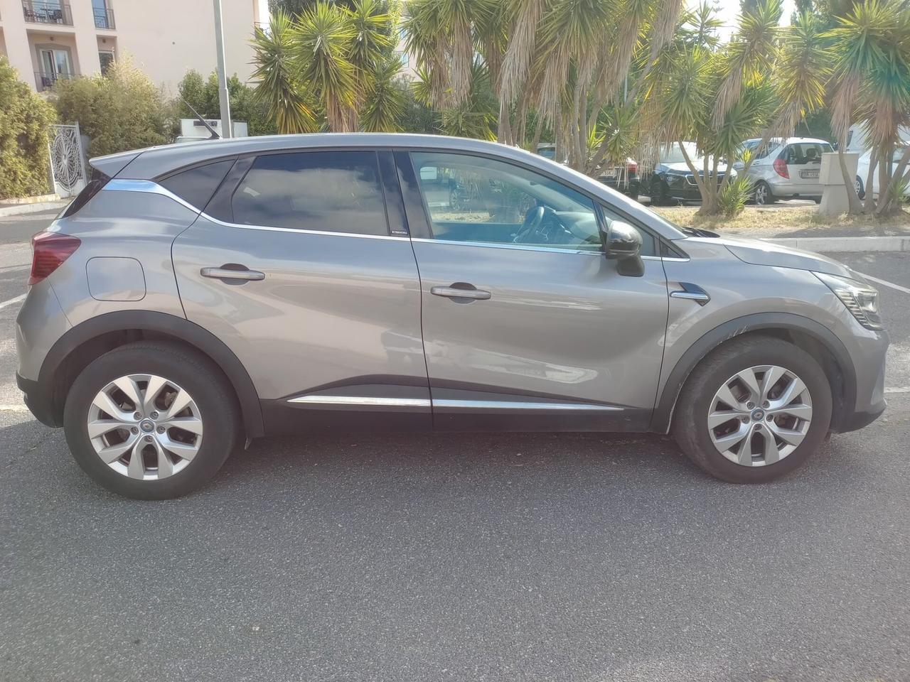 Renault Captur Mild Hybrid 140 CV Business