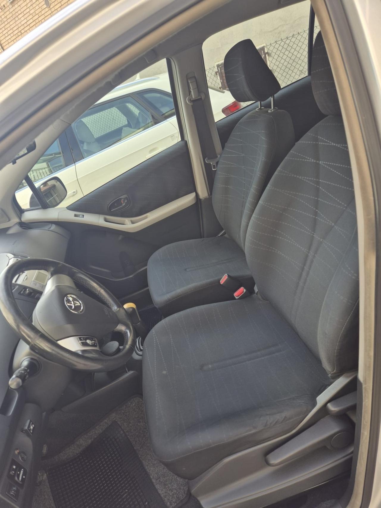 Toyota Yaris 1.0 Benzina 5 porte