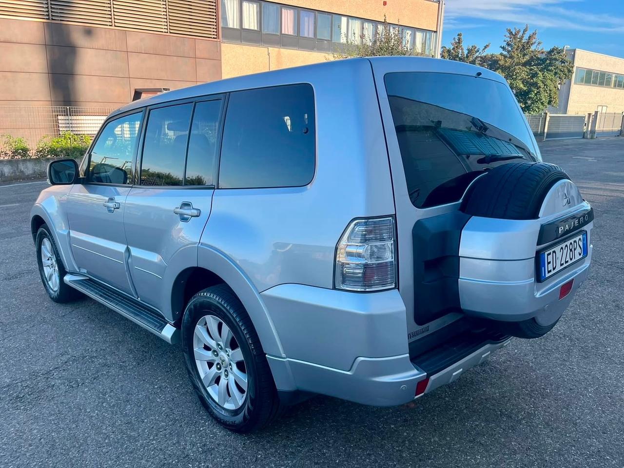 Mitsubishi Pajero 3.2 DI-D aut. Instyle 119.000km 2010 perfetta