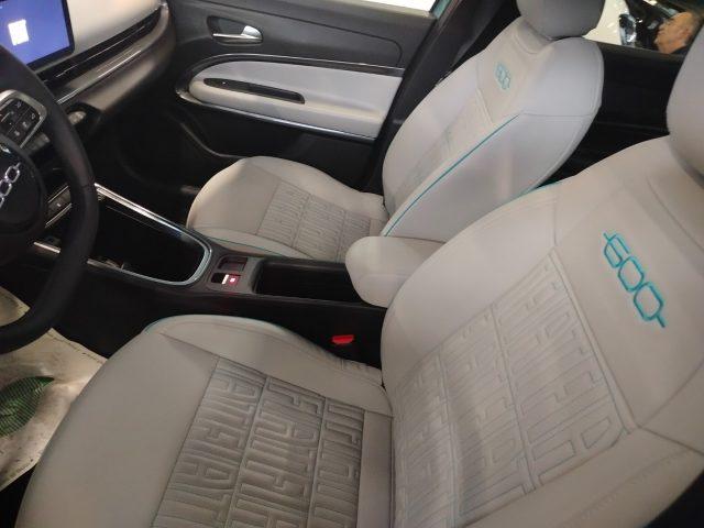 FIAT 600 Hybrid 100 CV DCT MHEV La Prima