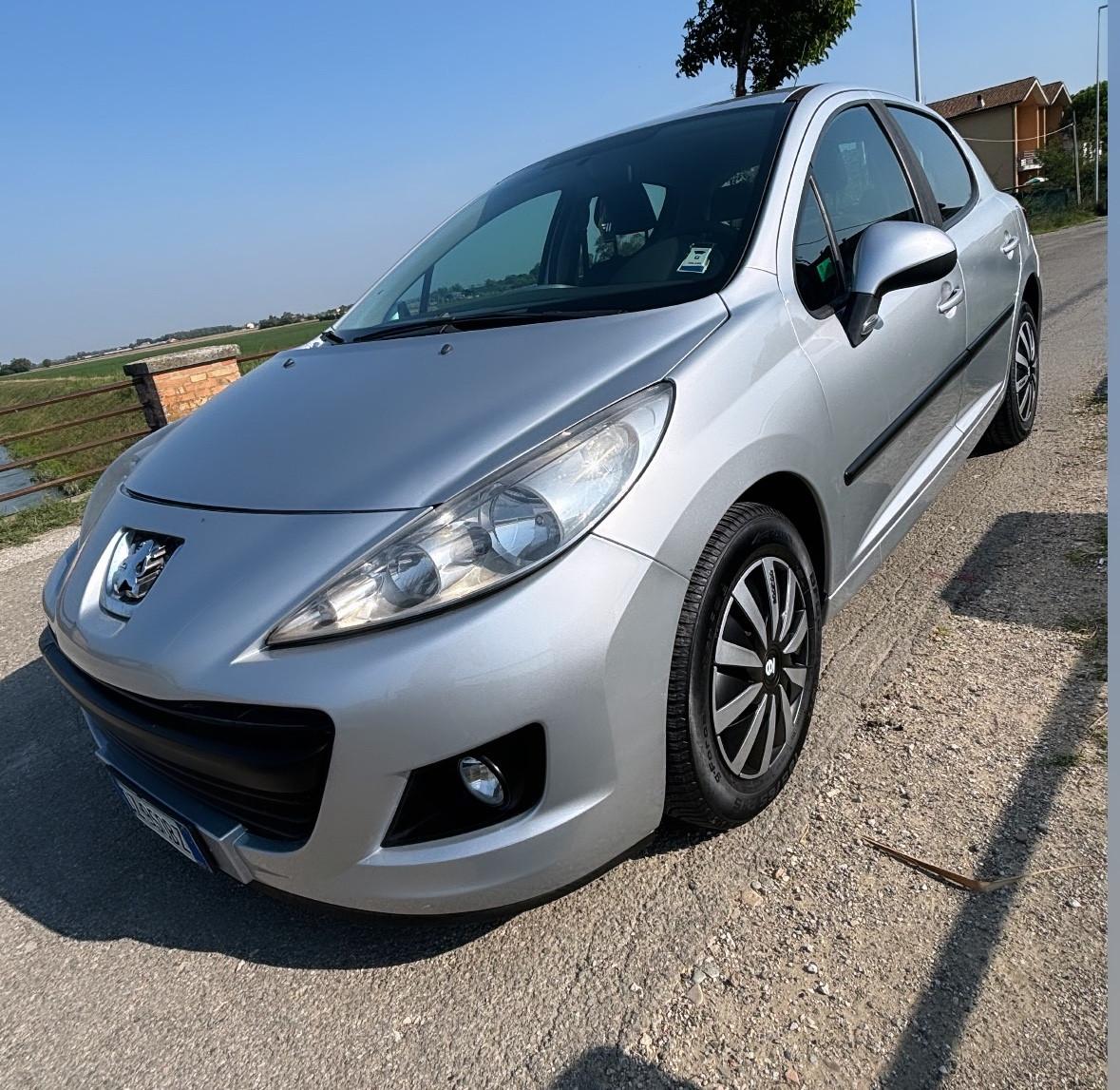 Peugeot 207 1.4 8V 75CV 5p. X Line