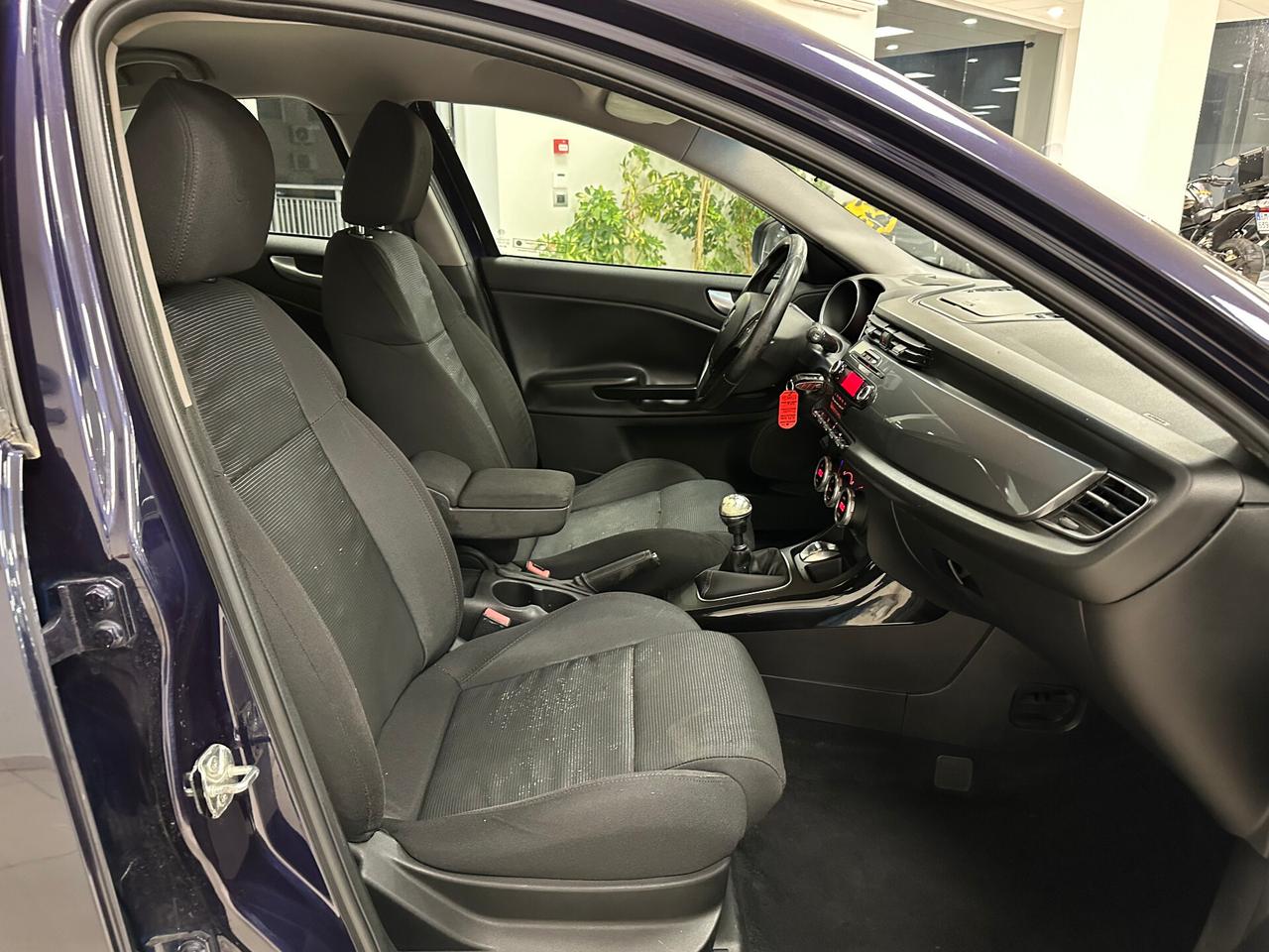 Alfa Romeo Giulietta 1.6 JTDm-2 105 CV Distinctive - 2013