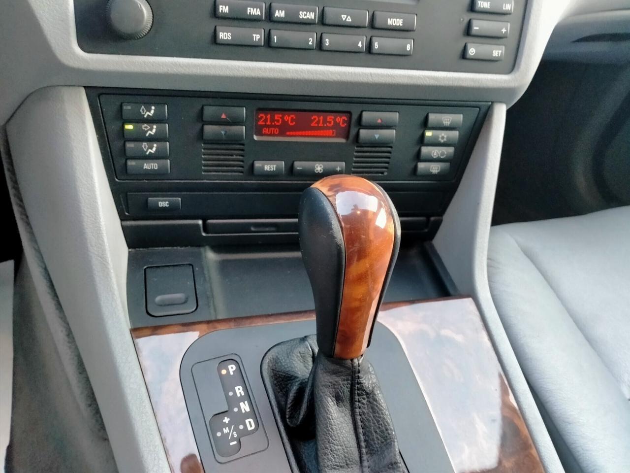 BMW 528 i E39 ATTIVA 193CV TARGA ORIGINALE / INTERNI PELLE / TETTO / AUTOMATICA