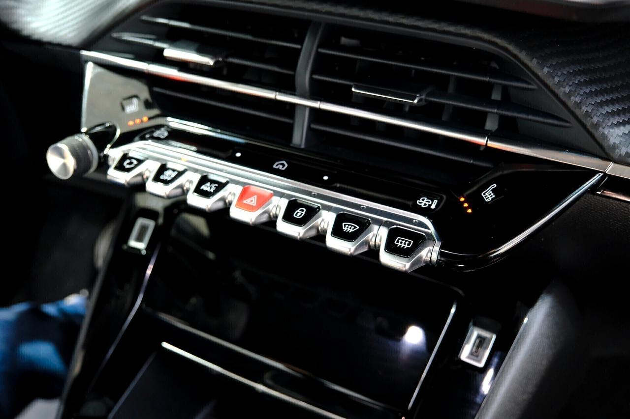 PEUGEOT 2008 1200 T 100cv ALLURE COCKPIT 3D