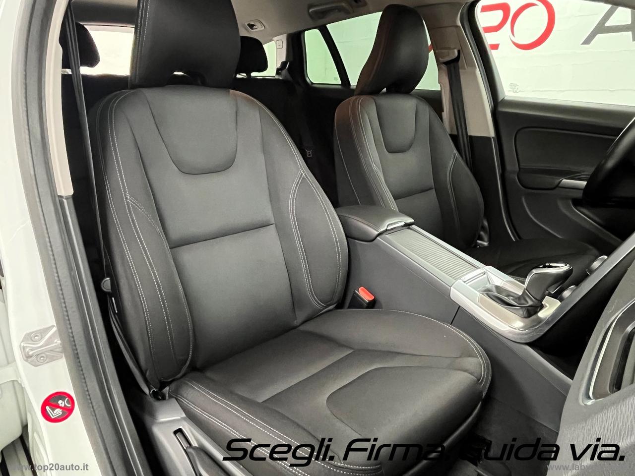 VOLVO V60 Cross Country D3 Geartronic Momentum