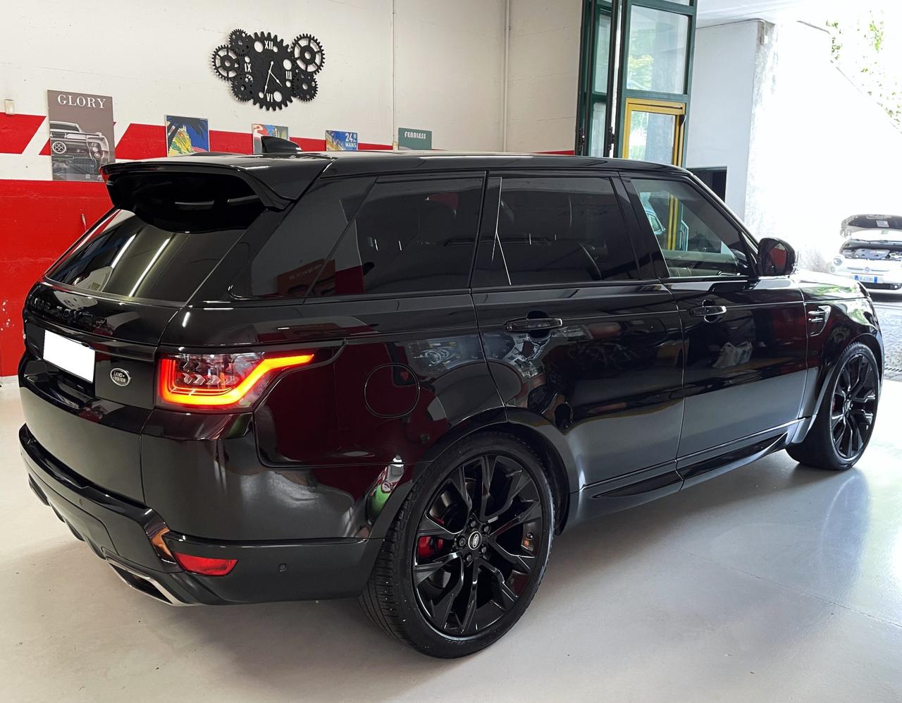RANGE ROVER SPORT HST HYBRID Total Black +CARBONIO