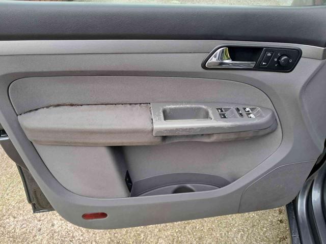 VOLKSWAGEN Touran 1.9 TDI 105CV Highline 7 posti NEOPATENTATI