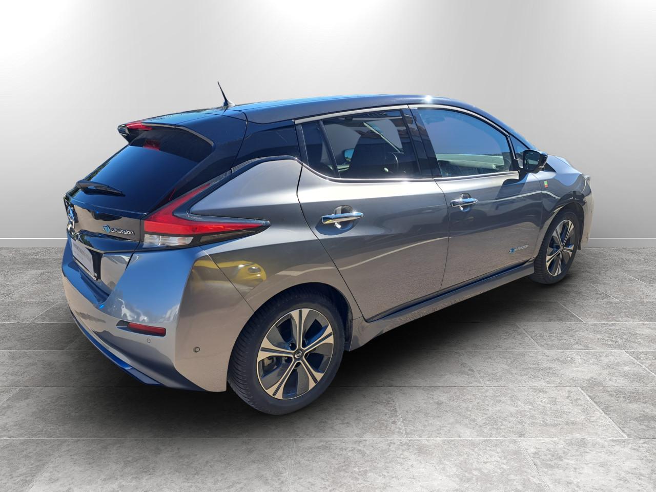 NISSAN LEAF 40KWH TEKNA