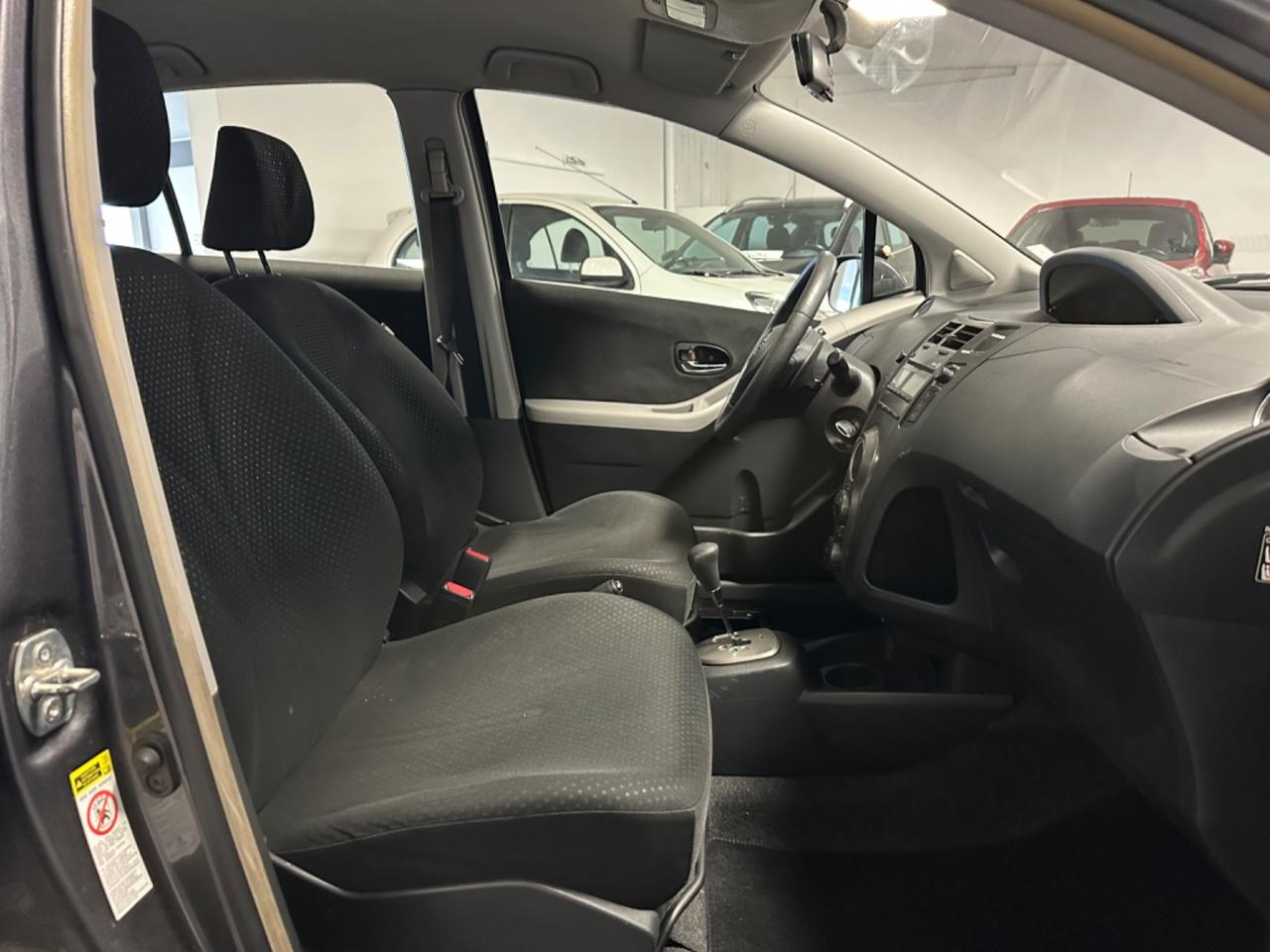 TOYOTA YARIS 1.3 AUTOMATICA NEOPATENTATI GARANZIA