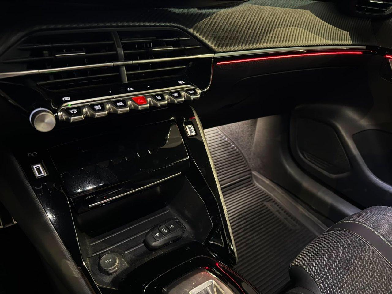 Peugeot 208 1.2 hybrid GT 110cv e-dcs 6