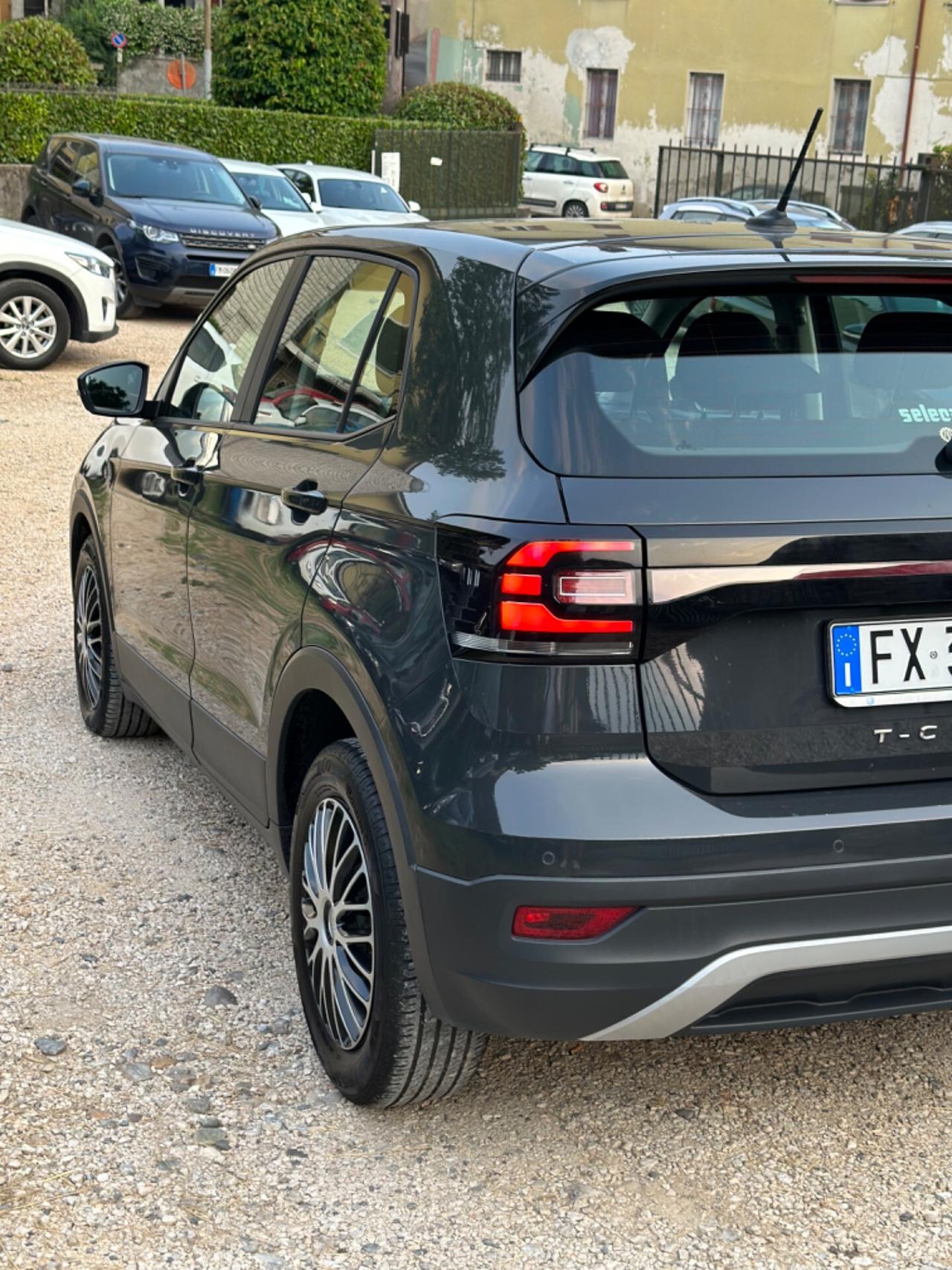 Volkswagen T-CROSS 1.6 TDI STYLE EURO6B LANEASS FRONTASS