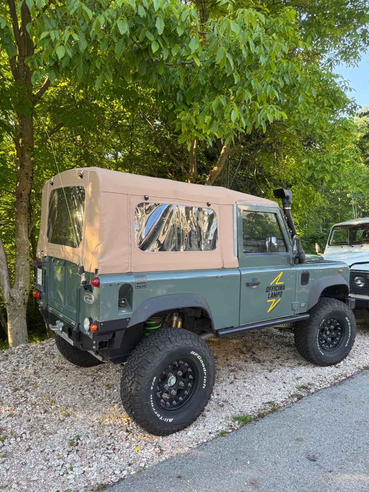 Land Rover Defender 90 2.4 TD4 Soft top E