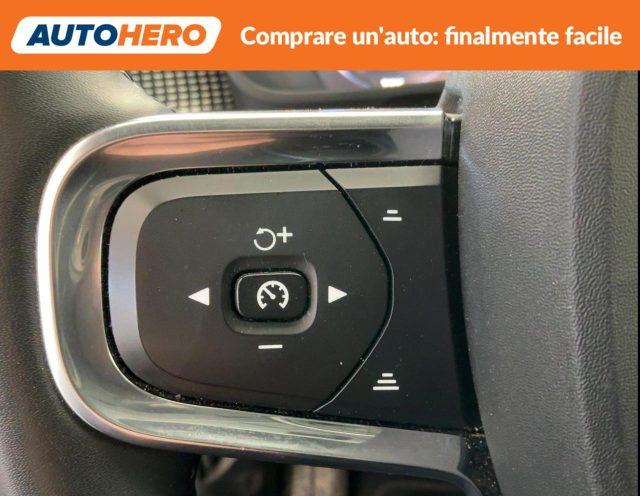 VOLVO XC40 T5 Recharge Plug-in Hybrid R-design