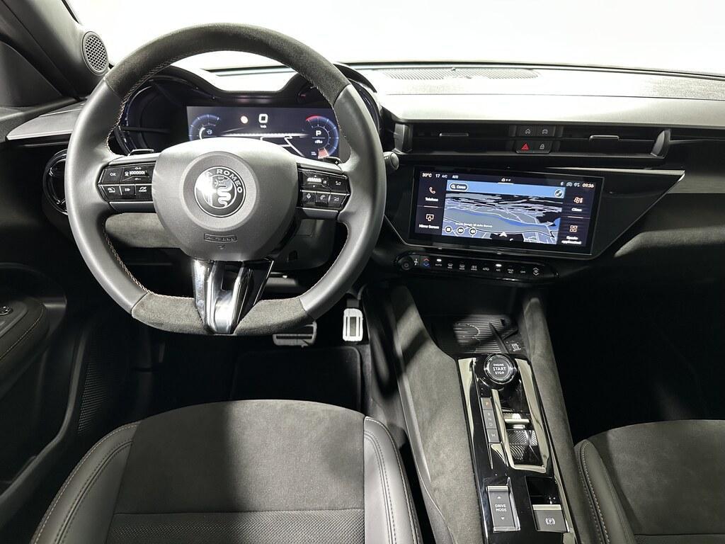 Alfa Romeo Junior 1.2 ibrida Q4 Intensa 145cv edct6