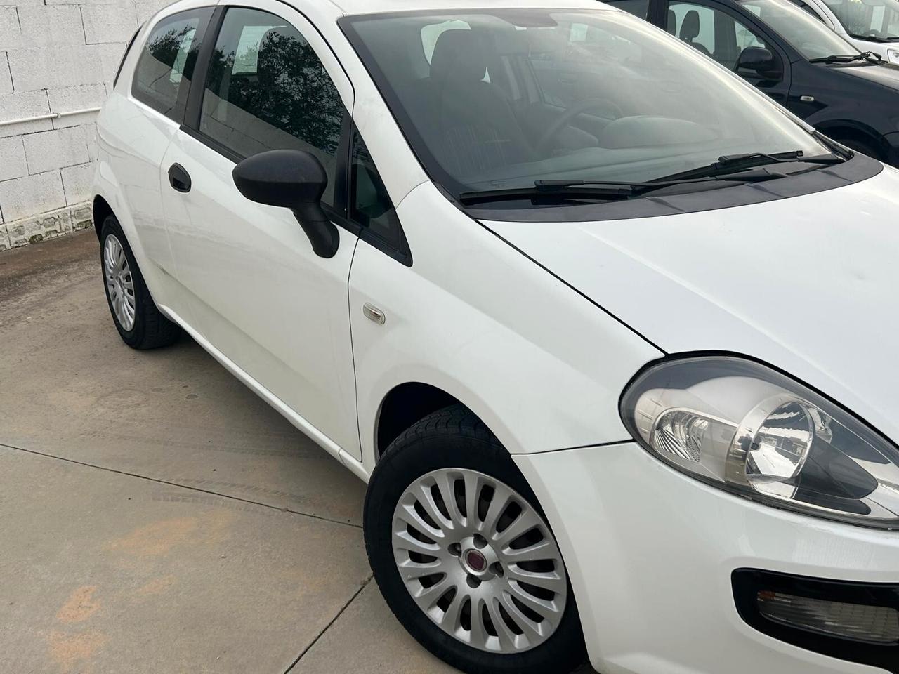Fiat Punto Evo 1.4 3 porte Dynamic – Alimentazione GPL – 204.000 km – Prezzo €3.300