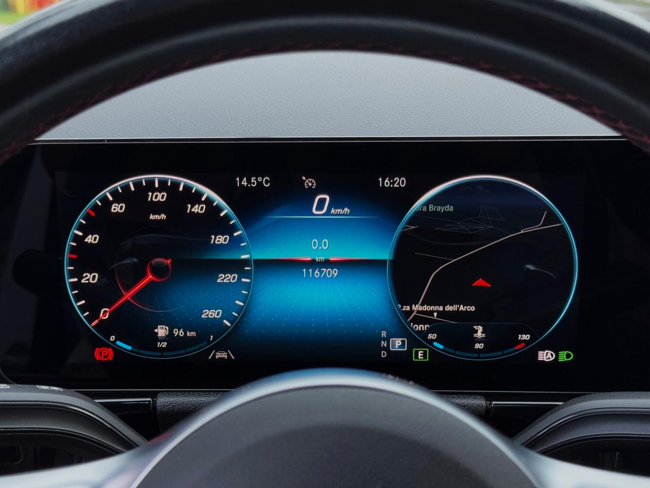 Mercedes-Benz GLA 200 d Premium Plus AMG TETTO