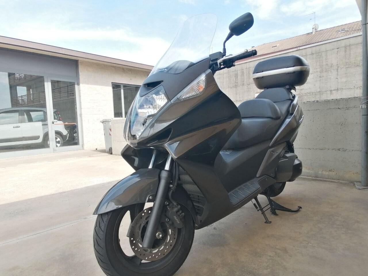 Honda Silver Wing 400
