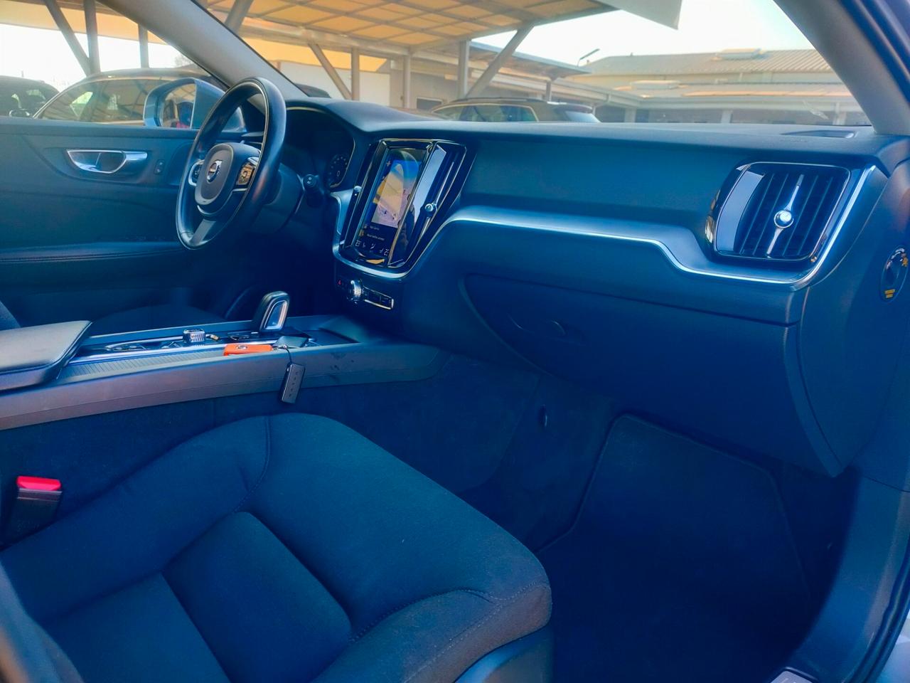 Volvo V60 B4 Geartronic Momentum Business Pro