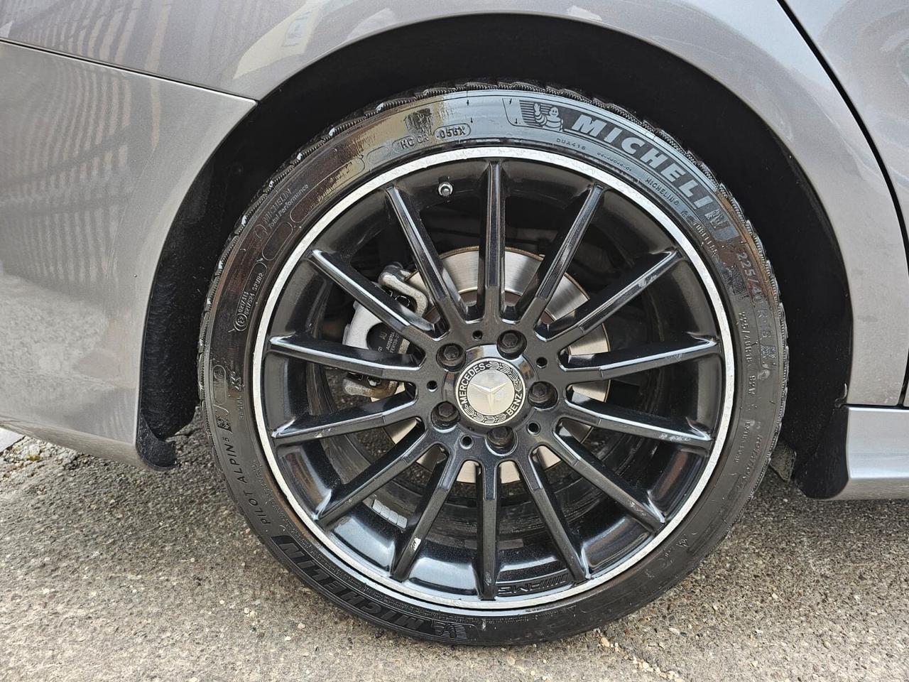 Mercedes-benz CLA 250 211cv Premium*AMG*Pelle*Navi*Bi-Xeno*Pdc*18*