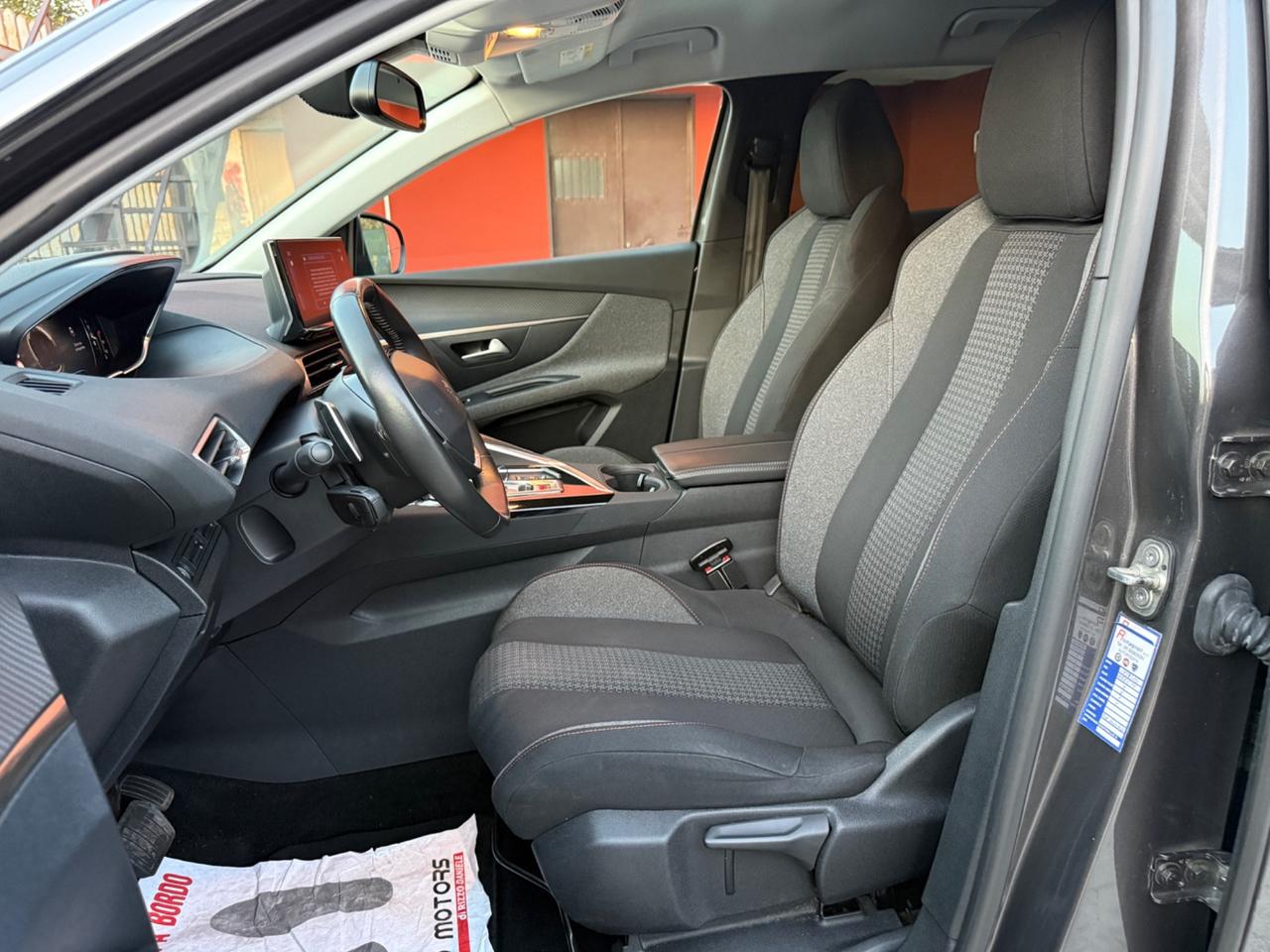 Peugeot 3008 BlueHDi 130 S&S EAT8 Allure