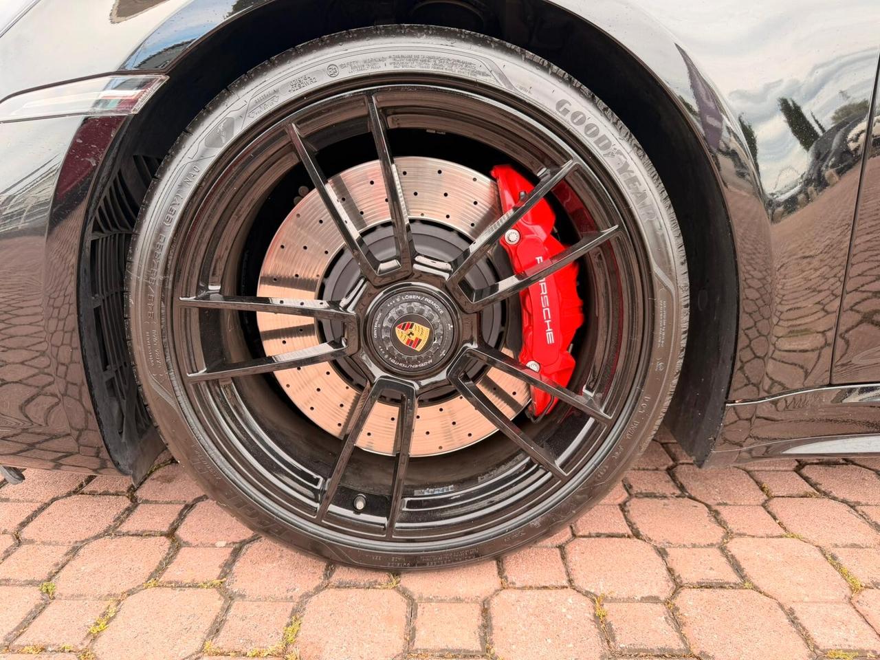 Porsche 911 Carrera 4 GTS