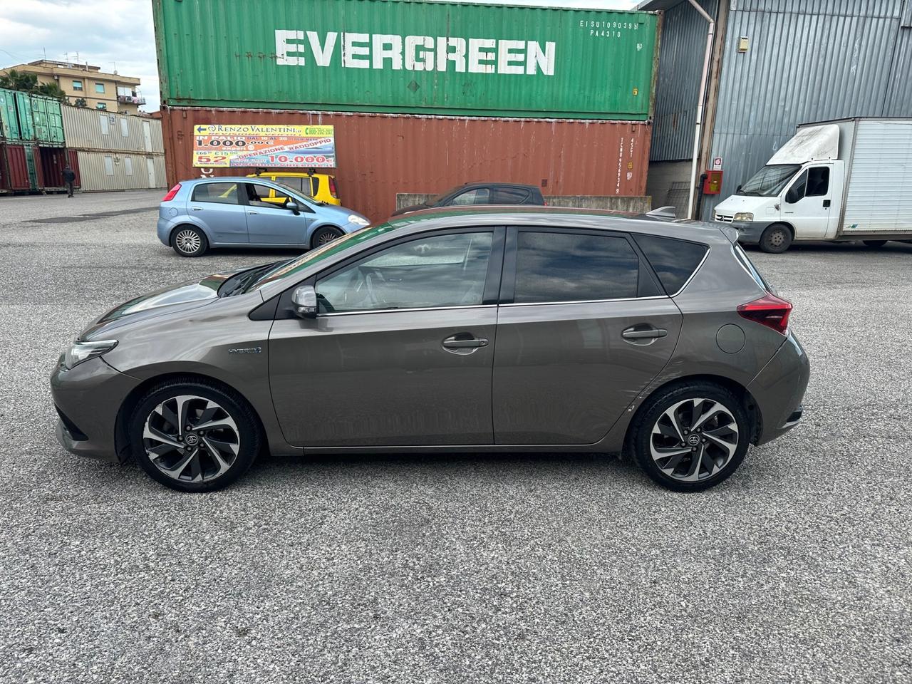 Toyota Auris 1.8 Hybrid Lounge ibrida leggi bene