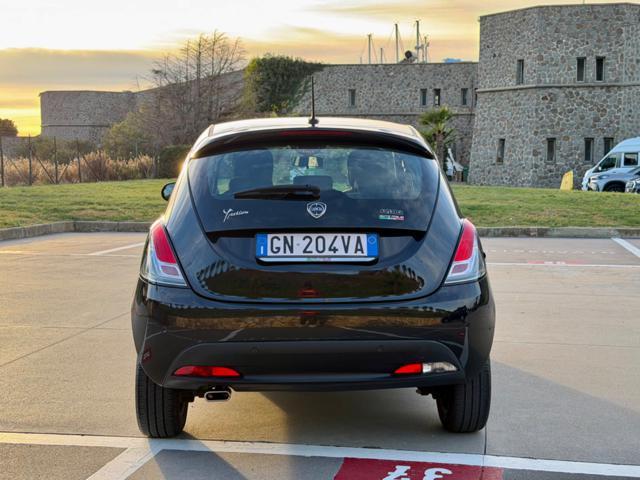 LANCIA Ypsilon HYBRID GOLD+NAVI+SENSORI PARK+5 POSTI