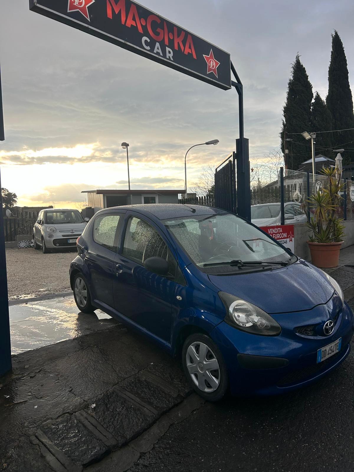 Toyota Aygo 1.0 12V VVT-i 5 porte GRIFFE