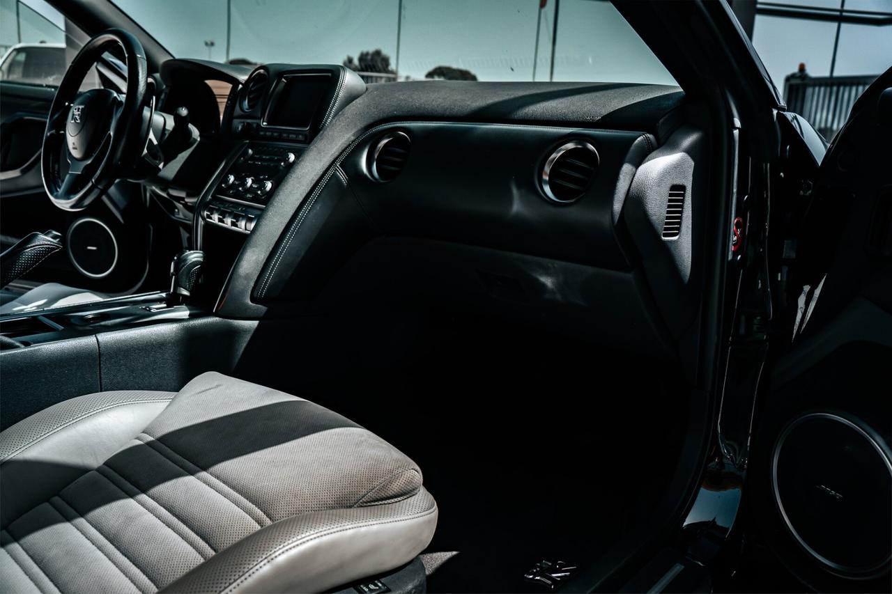 Nissan GT-R 3.8 V6 Black Edition