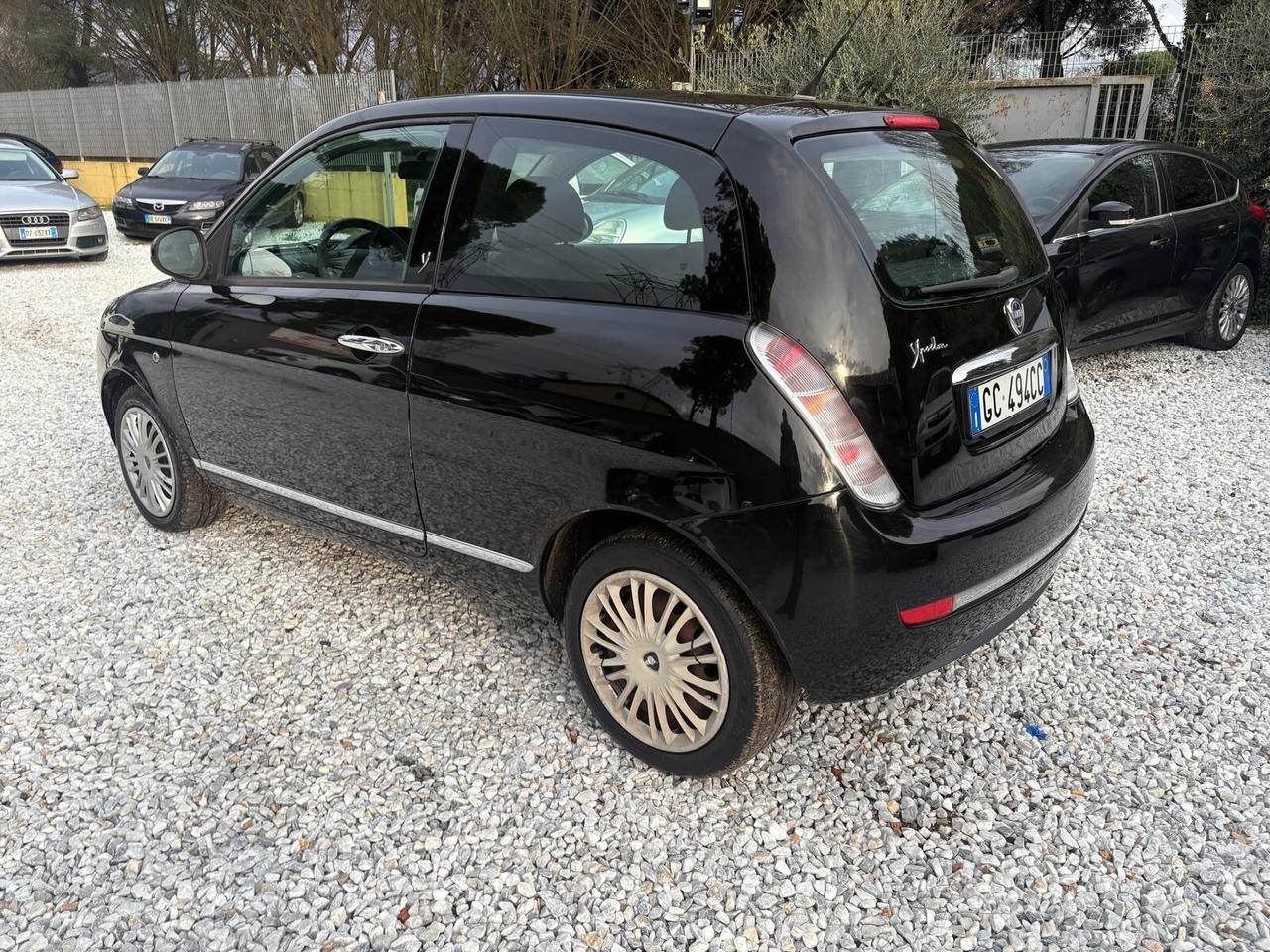 Lancia Ypsilon 1.2 69 CV Platino Ok Neopatentati