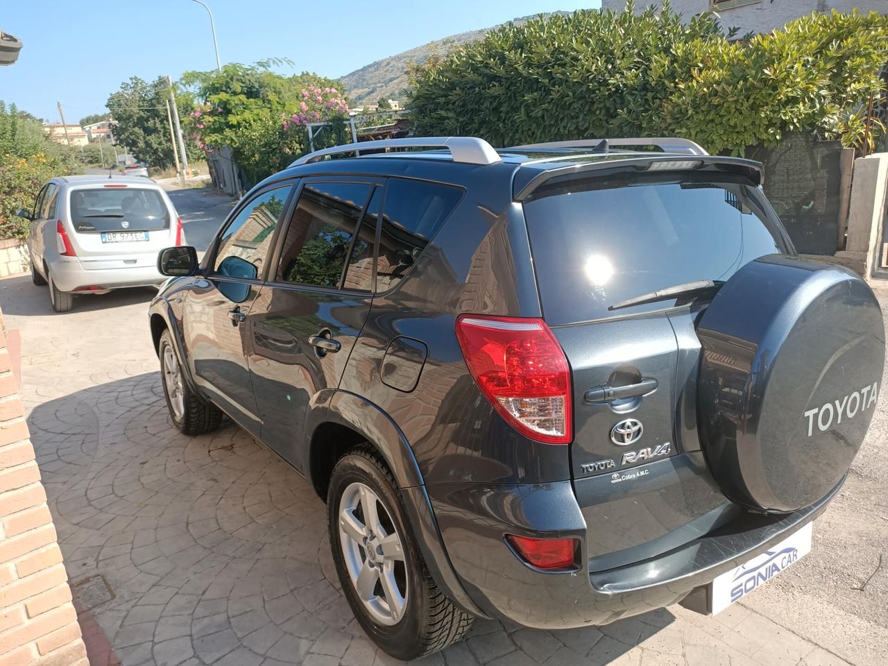 Toyota RAV 4 RAV4 Crossover 2.2 D-Cat 177 CV Luxury 4x4