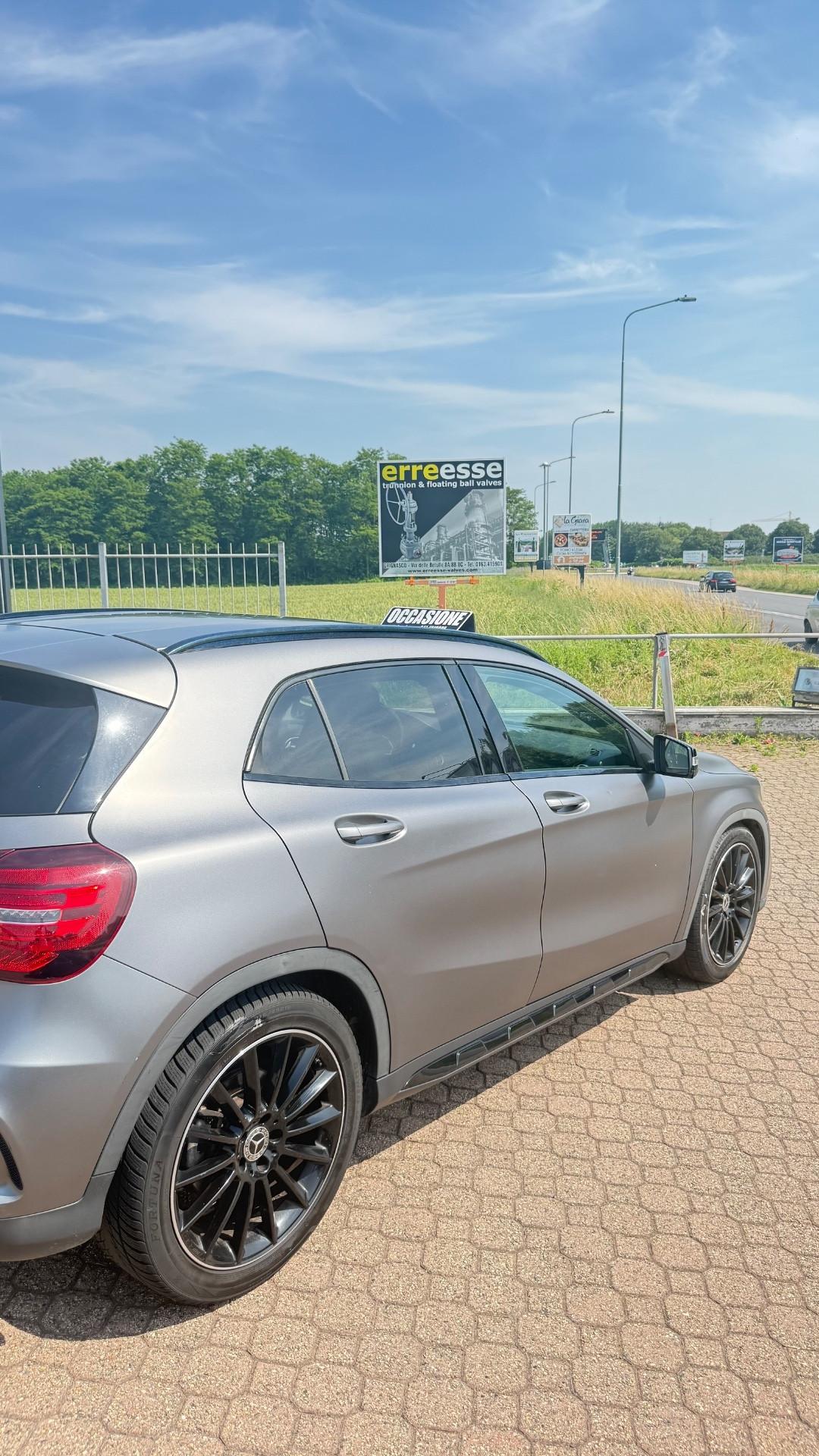 MERCEDES GLA 250 ALLESTIMENTO AMG 4MATIC