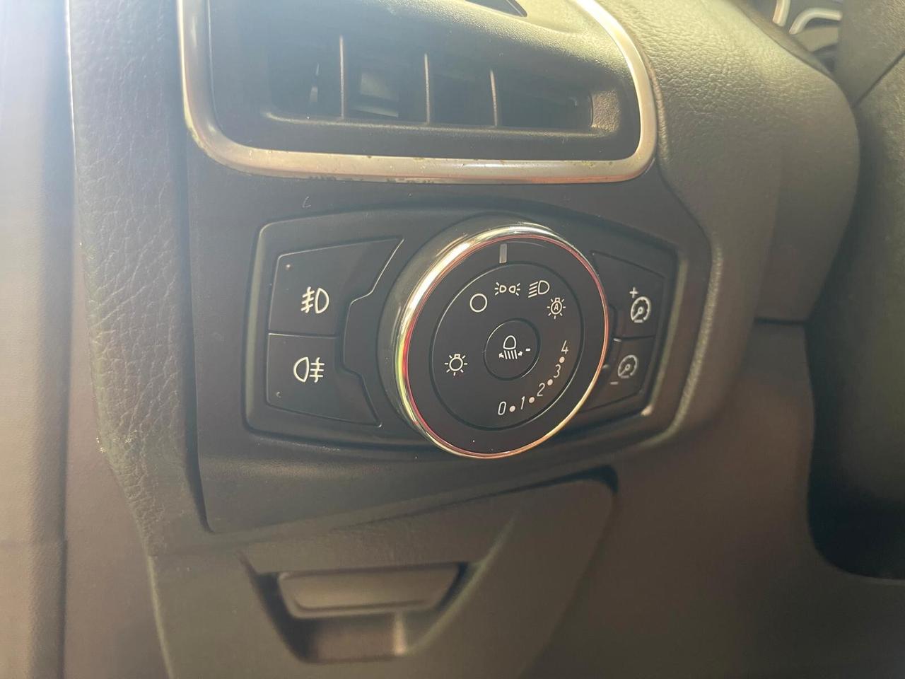 FORD FOCUS 1.6 BENZINA 150CV