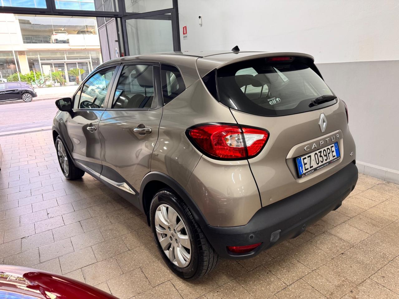 Renault Captur 1.5 DCi 90 Cv S&S 90.000 Km - 2015