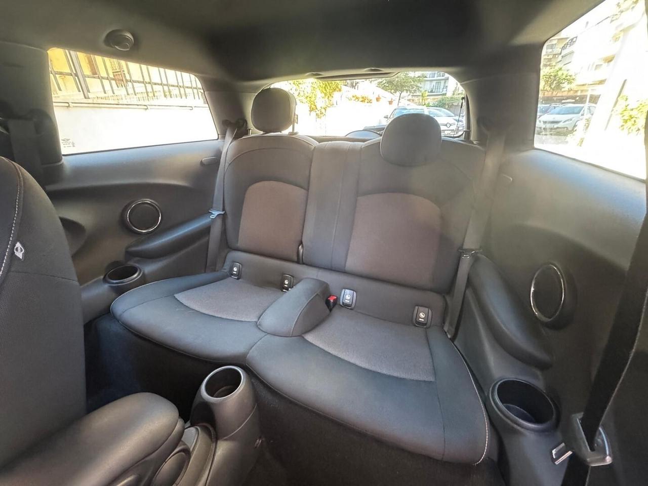 MINI 1.5 Cooper D Business