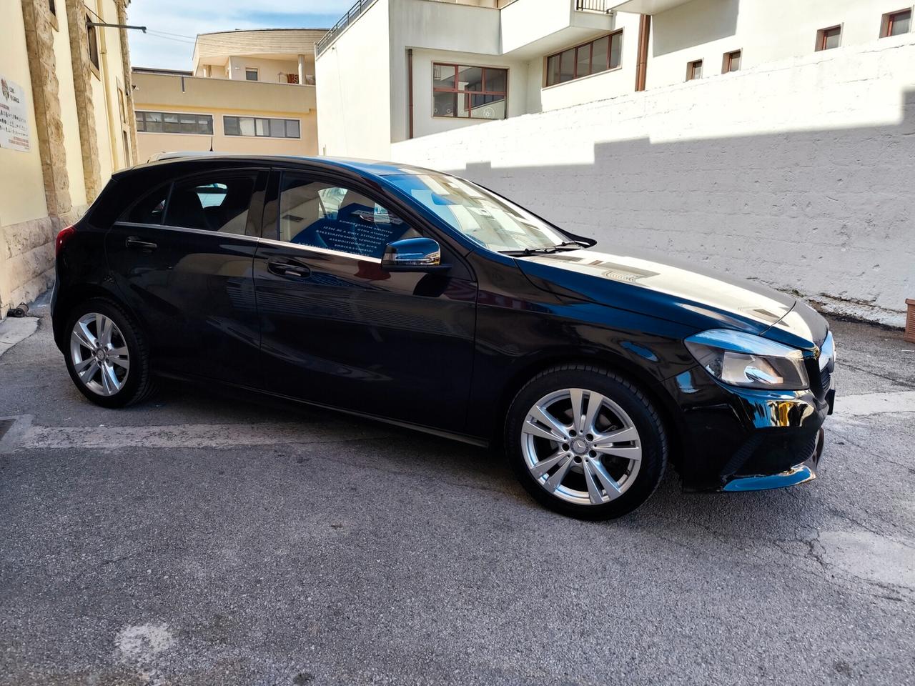 Mercedes-benz A 180 d Premium