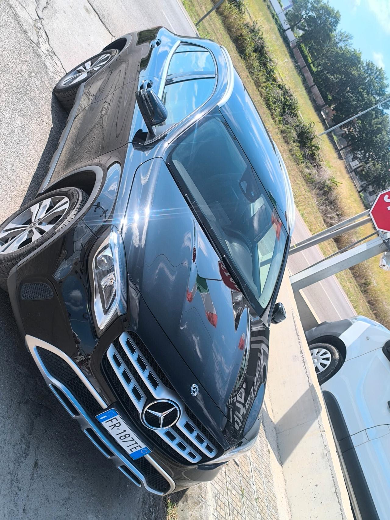 MERCEDES GLA 180 CDI PREMIUM LED/NAVI