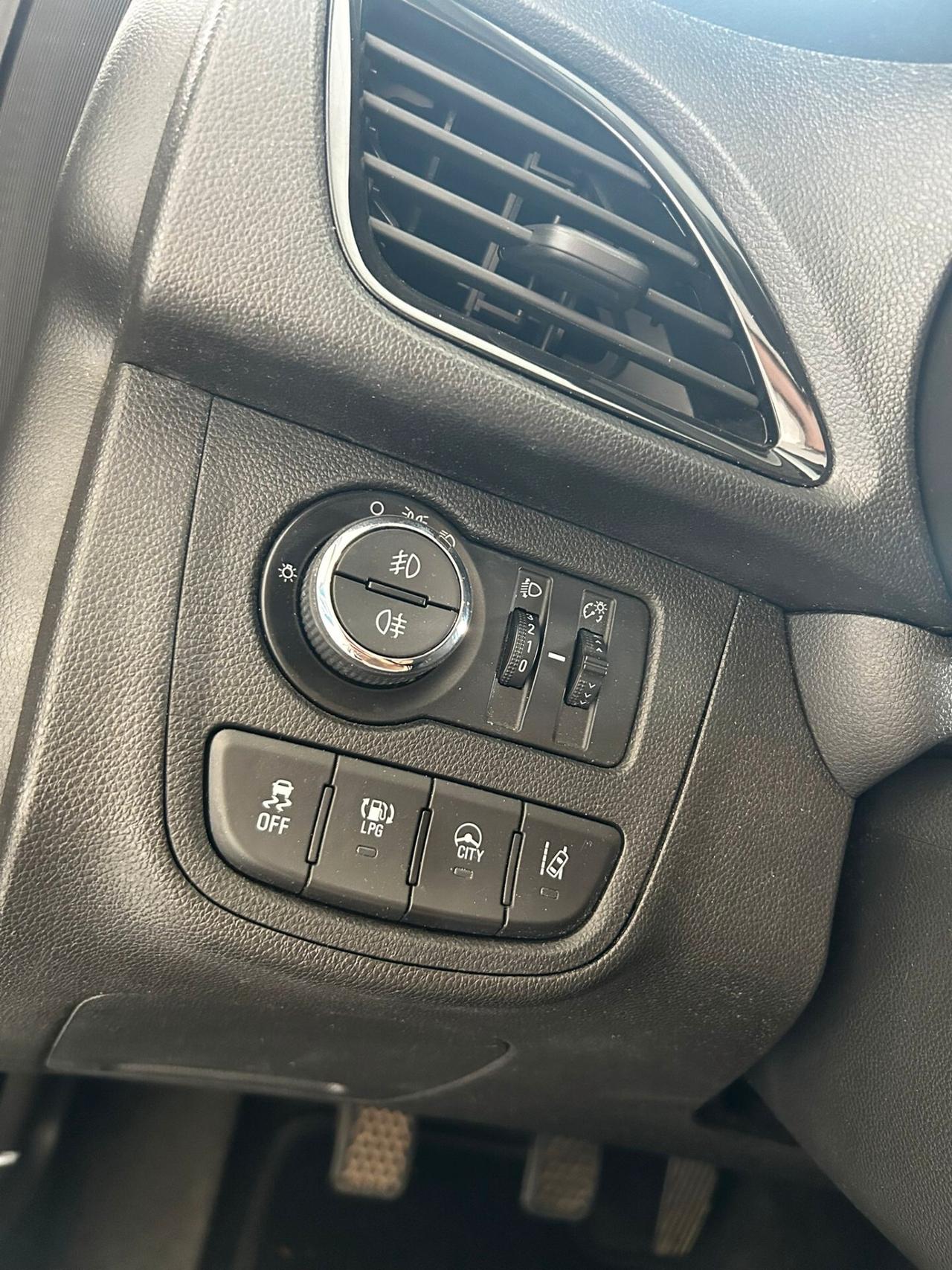 Opel Karl 1.0 GPL x neopatentati 2016